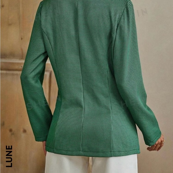 DOUBLE BREASTED BLAZER!! - Picture 2 of 8